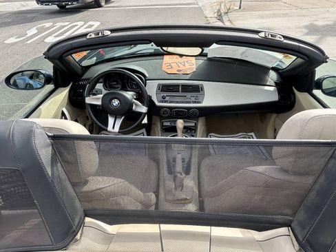 Used 2003 BMW Z4 2.5i RWD image 17