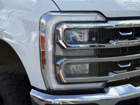 Used 2025 Ford F250 Lariat AWD/4WD image 10