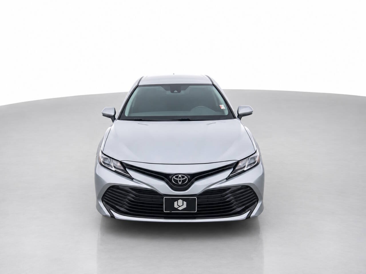 Used 2020 Toyota Camry LE FWD image 2