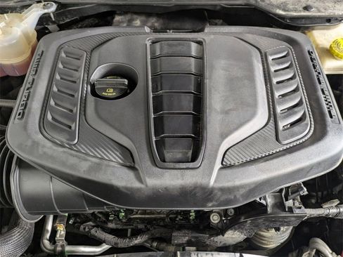 Certified 2024 Jeep Wagoneer Series II w/ Flexible Seating Group image 33