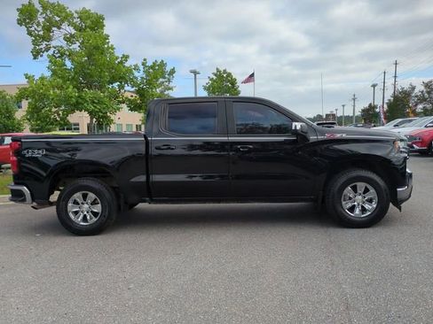 Used 2022 Chevrolet Silverado 1500 LT AWD/4WD image 4