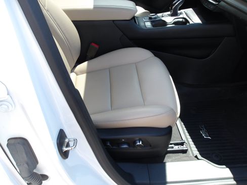 Used 2024 Cadillac XT4 Premium Luxury AWD/4WD image 12