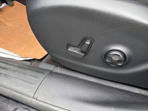 Used 2019 Jeep Cherokee Trailhawk w/ Comfort/Convenience Group image 23