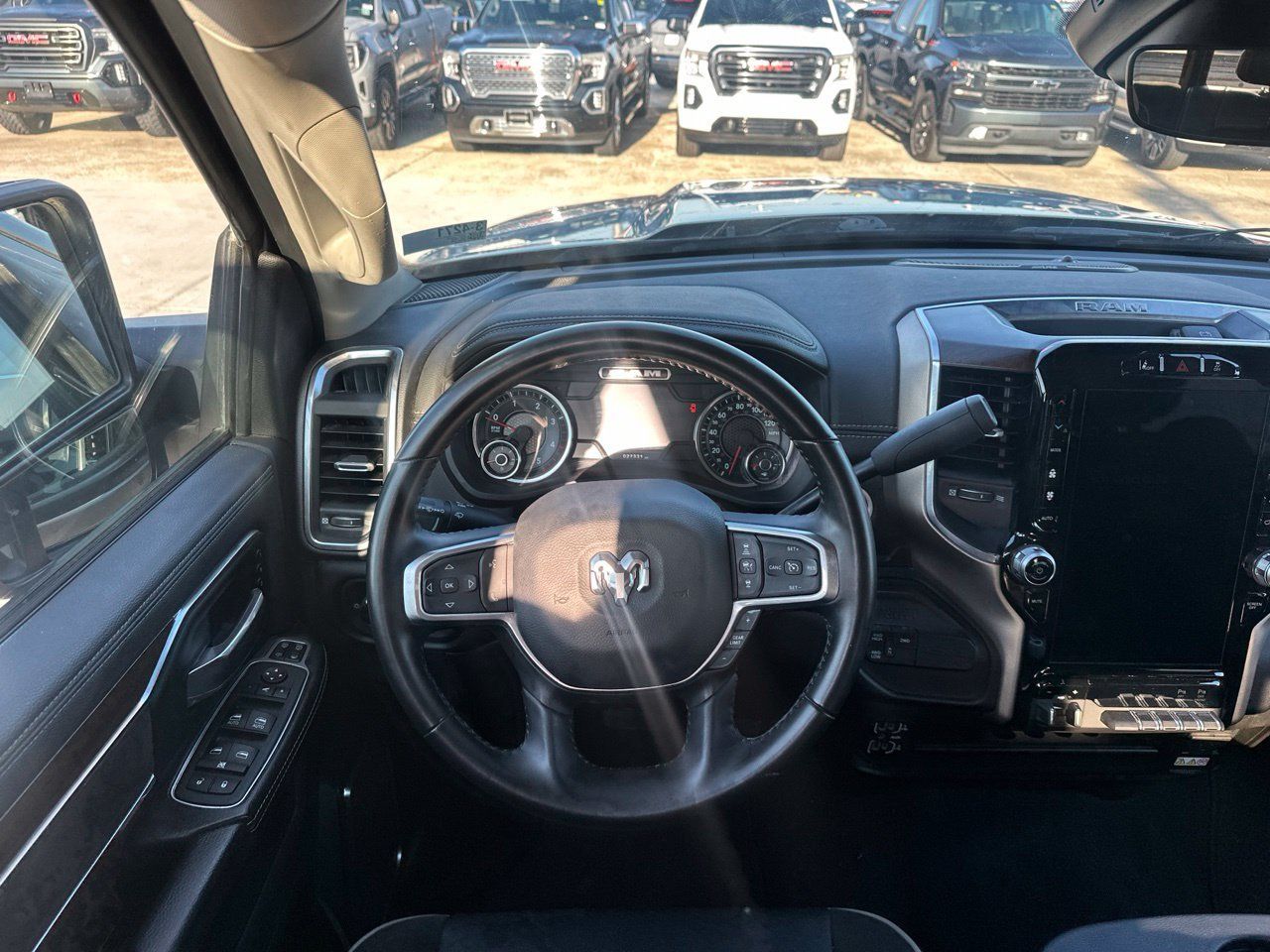 Used 2024 RAM 2500 Laramie w/ Safety Group AWD/4WD image 11