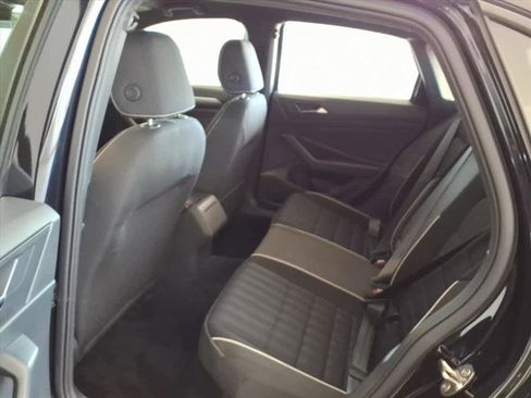 Used 2024 Volkswagen Jetta Sport image 17