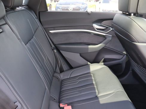 Used 2022 Audi e-tron Chronos w/ Chronos Package AWD/4WD image 15