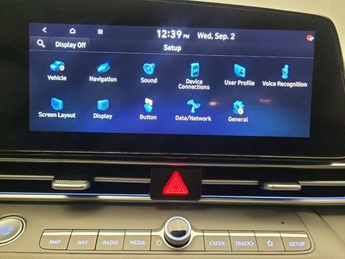 Used 2025 Hyundai Elantra SEL FWD image 25