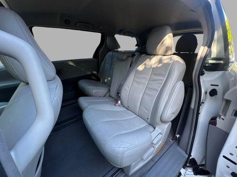 Used 2011 Toyota Sienna XLE w/ XLE Navigation Pkg FWD image 38