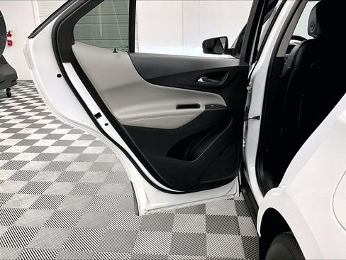 Used 2020 Chevrolet Equinox Premier FWD image 22