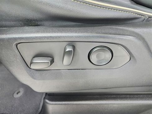 Used 2022 GMC Yukon XL SLT image 20