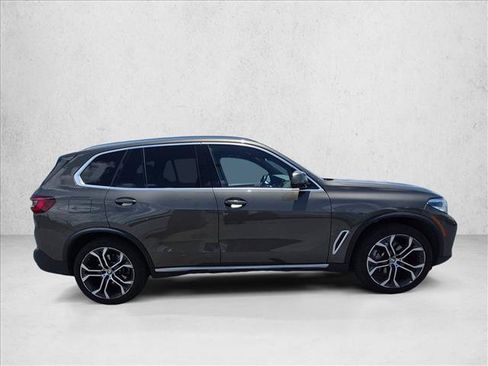 Used 2023 BMW X5 sDrive40i w/ Premium Package RWD image 3