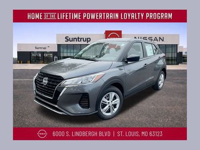 New 2025 Nissan Kicks Play S