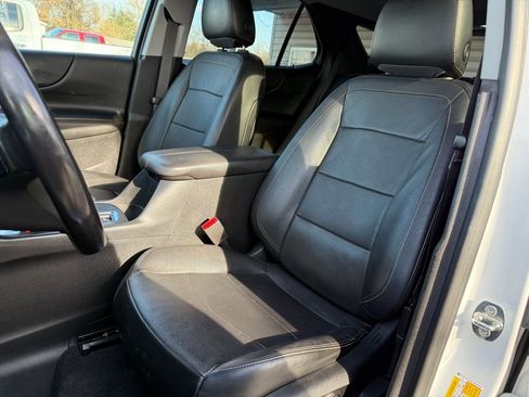 Used 2020 Chevrolet Equinox Premier image 16
