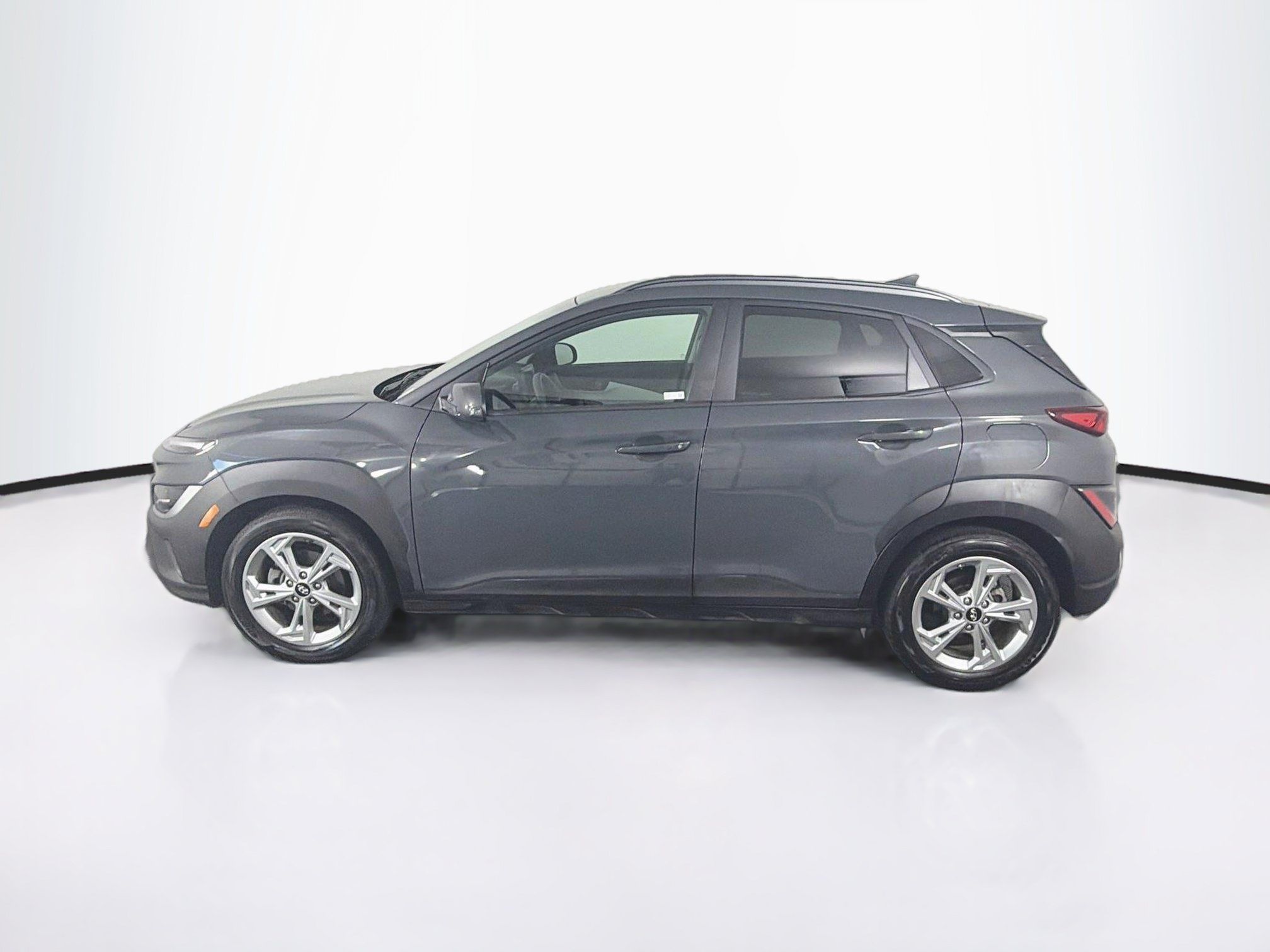 Used 2023 Hyundai Kona SEL FWD image 4