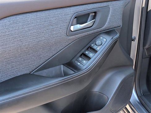 Certified 2022 Nissan Rogue SV image 15