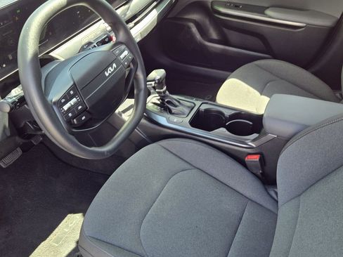 Used 2025 Kia K4 LXS image 17