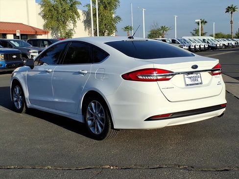 Certified 2017 Ford Fusion SE image 3