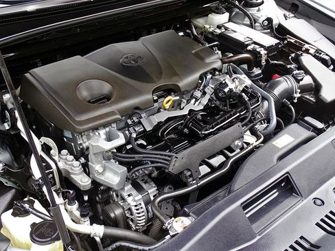 Used 2024 Toyota Camry SE FWD image 19