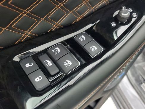 Used 2023 Jeep Grand Cherokee L Summit AWD/4WD image 21