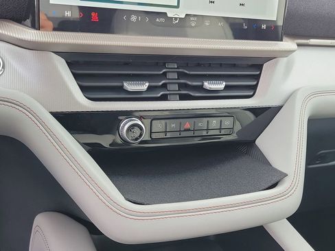 New 2026 Ford Explorer Active image 28