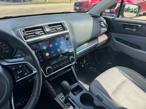 Used 2019 Subaru Outback 3.6R Limited AWD/4WD image 17