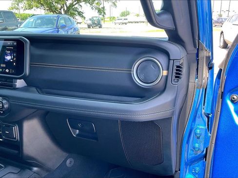 Used 2025 Jeep Gladiator Sport AWD/4WD image 23