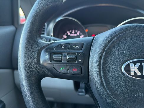 Certified 2018 Kia Sedona L image 37