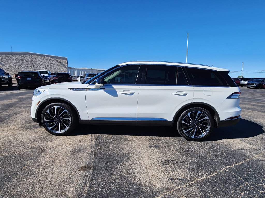Used 2023 Lincoln Aviator Reserve w/ Equipment Group 201A RWD image 4