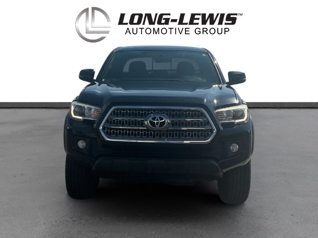Used 2017 Toyota Tacoma TRD Off-Road w/ Tow Package (A/T) AWD/4WD image 11