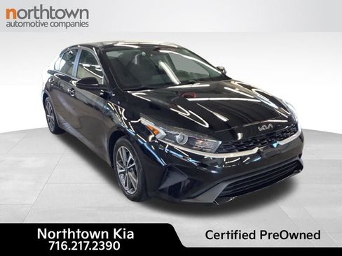 Certified 2023 Kia Forte LXS FWD image 3