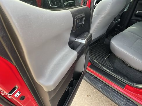 Used 2019 Toyota Tacoma 4x4 Double Cab image 18