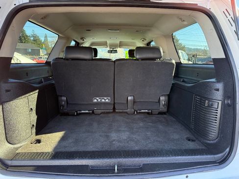 Used 2014 Chevrolet Suburban LT image 10