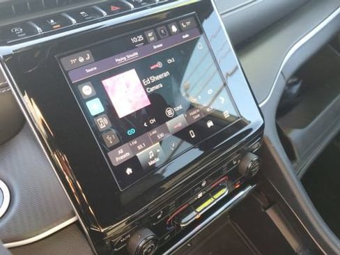 Certified 2024 Jeep Grand Cherokee L Laredo image 11