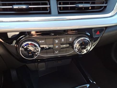 New 2026 Chevrolet Trax LT image 18