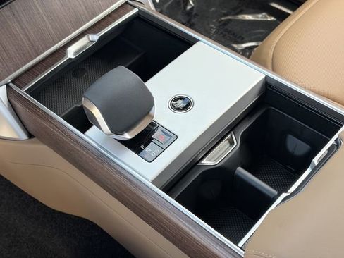 New 2026 Land Rover Range Rover SE image 9