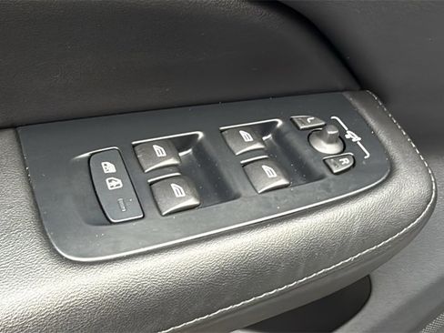 Certified 2025 Volvo V60 B5 Cross Country Plus image 15