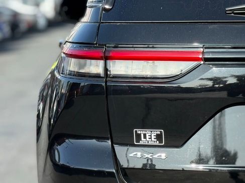 Certified 2022 Jeep Grand Cherokee Summit image 8