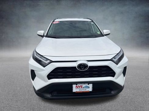 Used 2025 Toyota RAV4 XLE AWD/4WD image 9