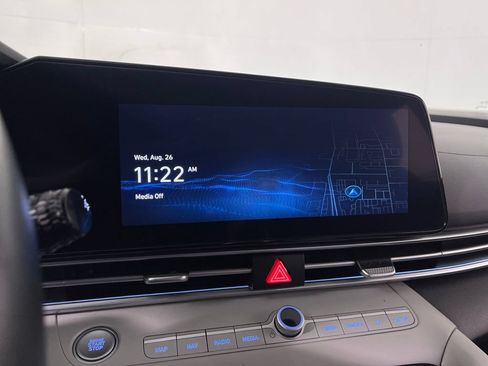 Certified 2024 Hyundai Elantra Limited FWD image 22