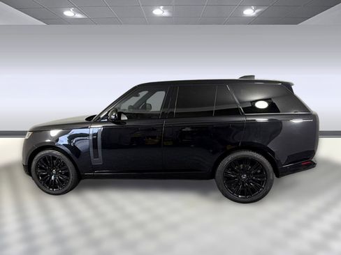 Used 2023 Land Rover Range Rover SE AWD/4WD image 2