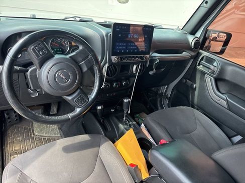 Used 2017 Jeep Wrangler Unlimited Sport w/ Connectivity Group image 10