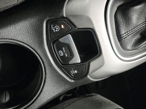 Used 2018 Jeep Compass Sport w/ Cold Weather Group AWD/4WD image 28