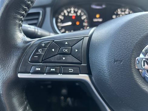 Used 2018 Nissan Rogue Sport SV w/ SV All-Weather Package image 17