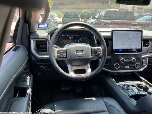 Used 2024 Ford Expedition XLT RWD image 12