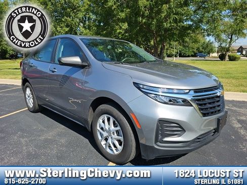 Used 2023 Chevrolet Equinox LS image 3