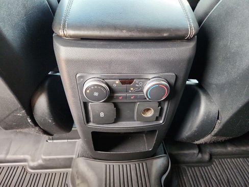 Used 2020 Ford Explorer XLT w/ Equipment Group 202A AWD/4WD image 21