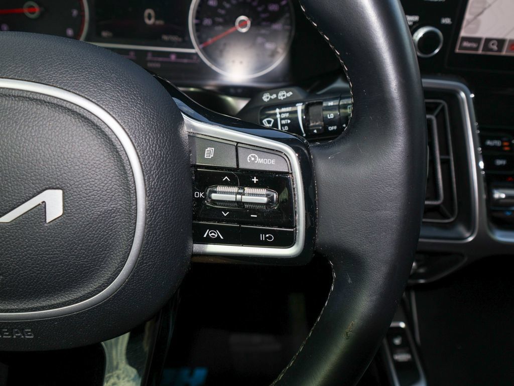Used 2022 Kia Sorento S FWD image 26