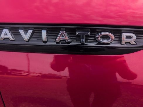 Used 2025 Lincoln Aviator Reserve w/ Equipment Group 201A AWD/4WD image 12