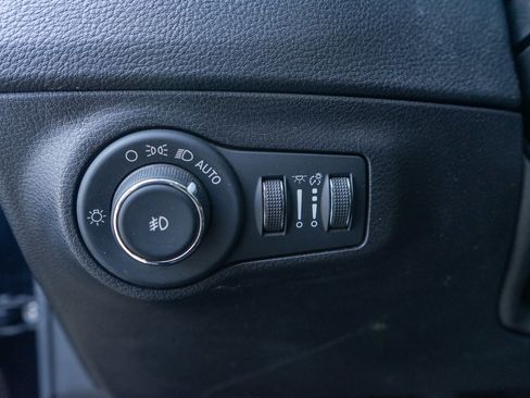 Used 2020 Jeep Compass Trailhawk image 15