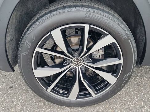 Used 2024 Volkswagen Atlas Cross Sport SEL Premium R-Line AWD/4WD image 5